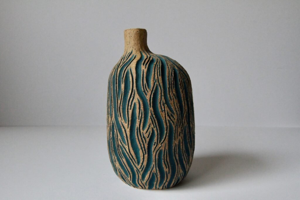 Striated jub